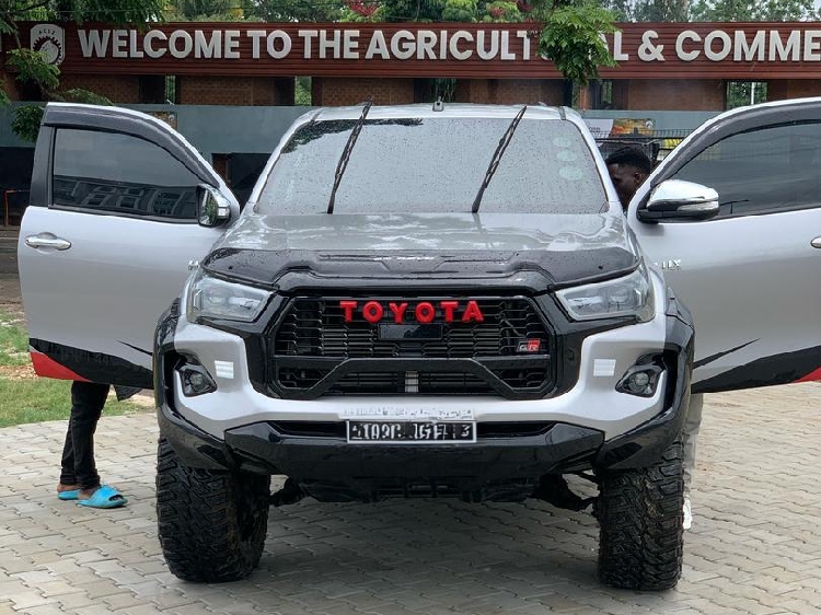 Toyota Hilux