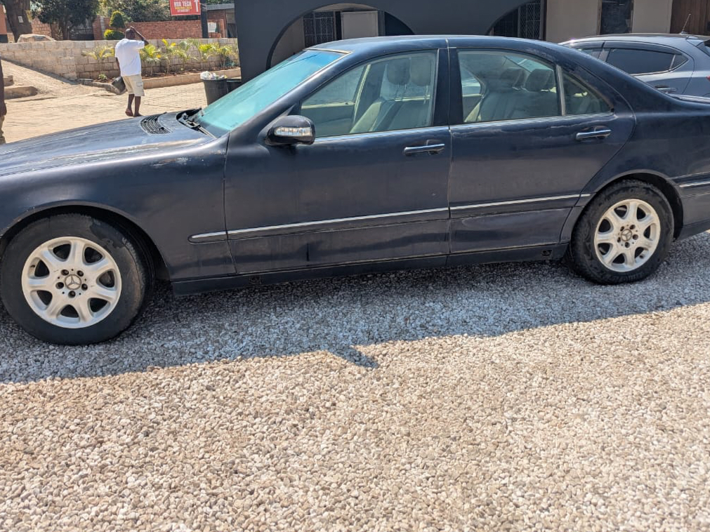 Mercedes-Benz S-Class 320