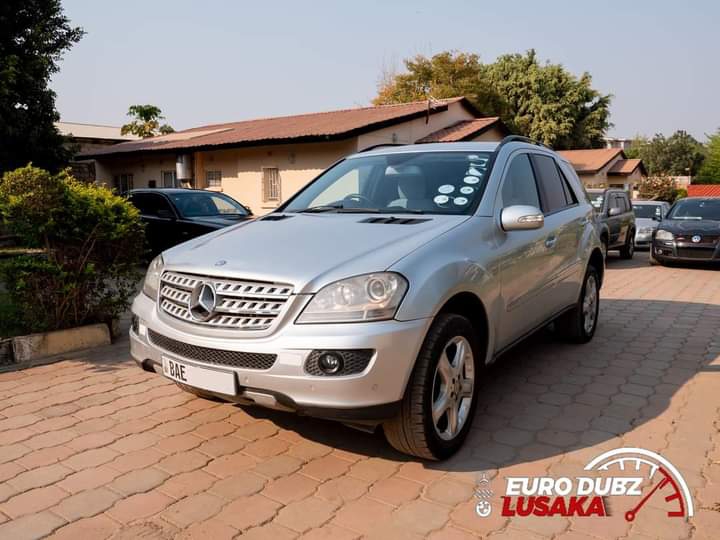 Mercedes-Benz M-Class ML270